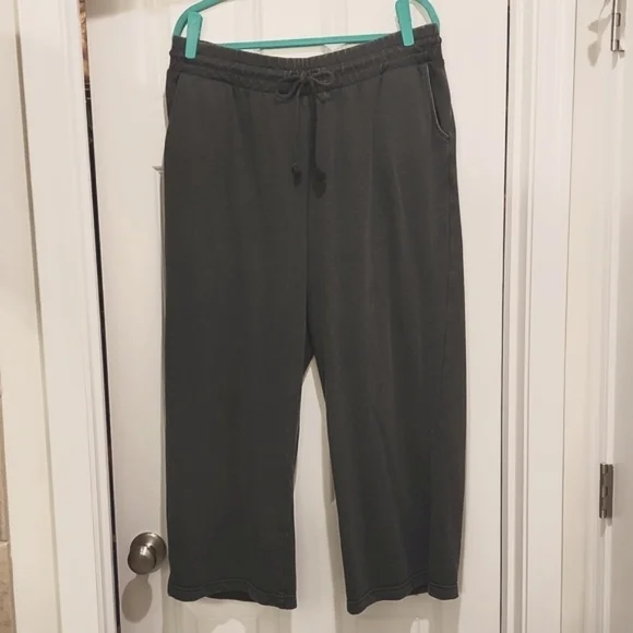 Wide legged sweatpants - Picture 2 of 5